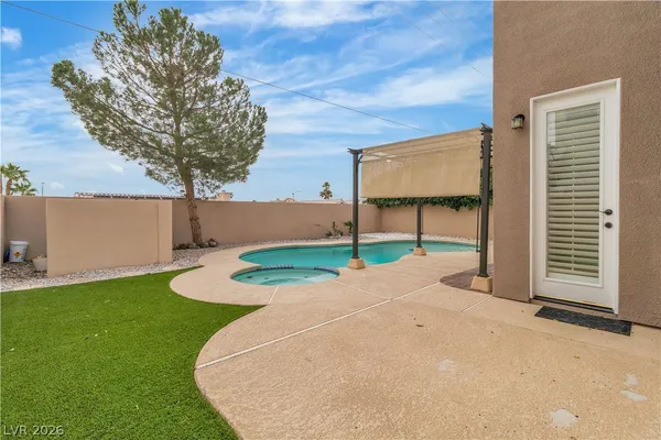 $3,570 | 1712 Estrella Street, Las Vegas, NV 89117