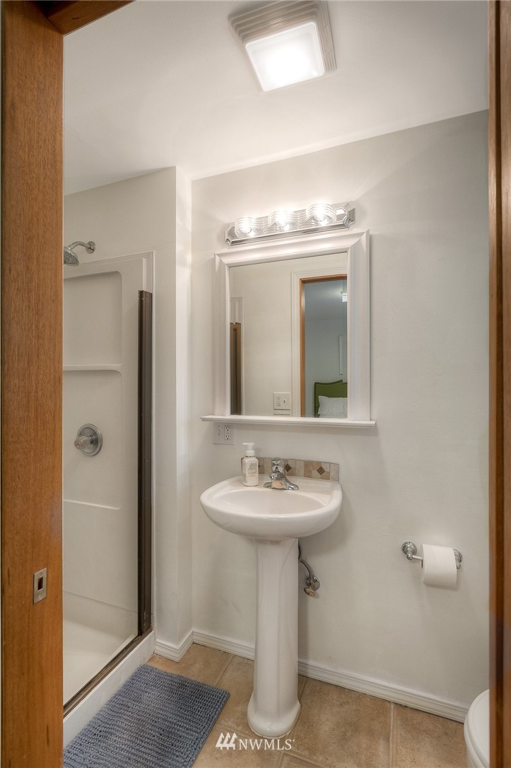 5804 148th Street Southwest Edmonds, WA 98026 - Photo 13 of 20 Gallery Image 13