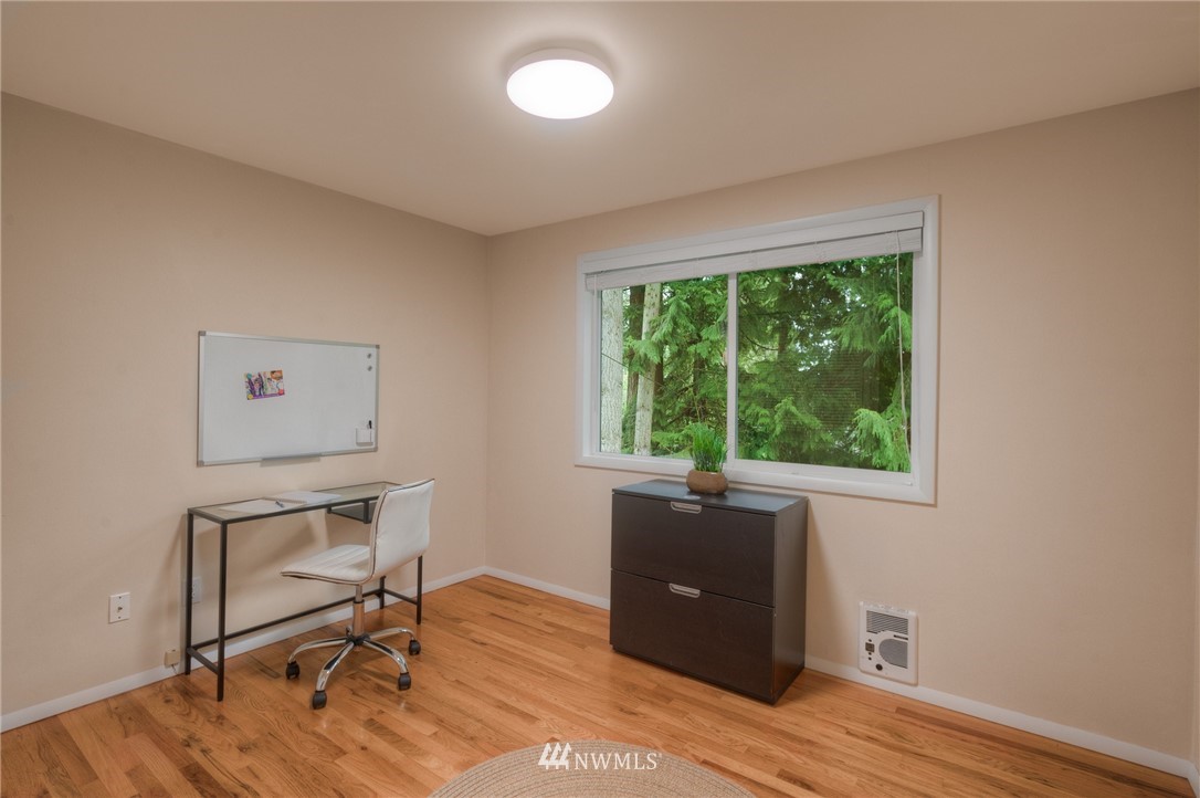 5804 148th Street Southwest Edmonds, WA 98026 - Photo 15 of 20 Gallery Image 15