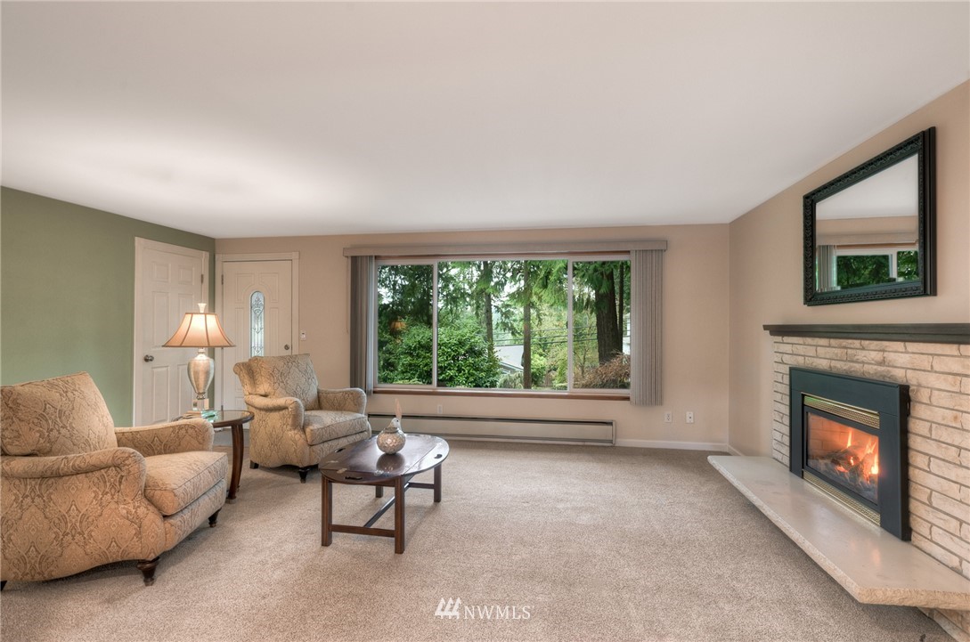 5804 148th Street Southwest Edmonds, WA 98026 - Photo 3 of 20 Gallery Image 3