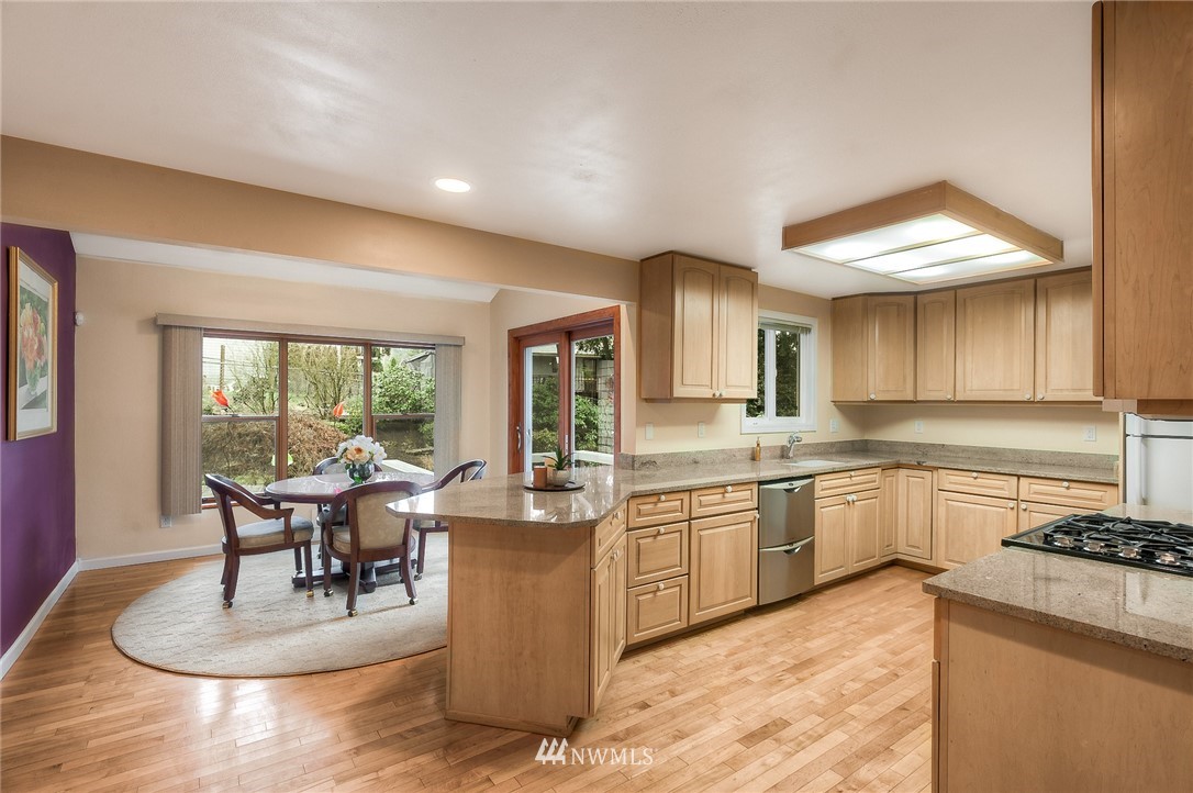 5804 148th Street Southwest Edmonds, WA 98026 - Photo 4 of 20 Gallery Image 4