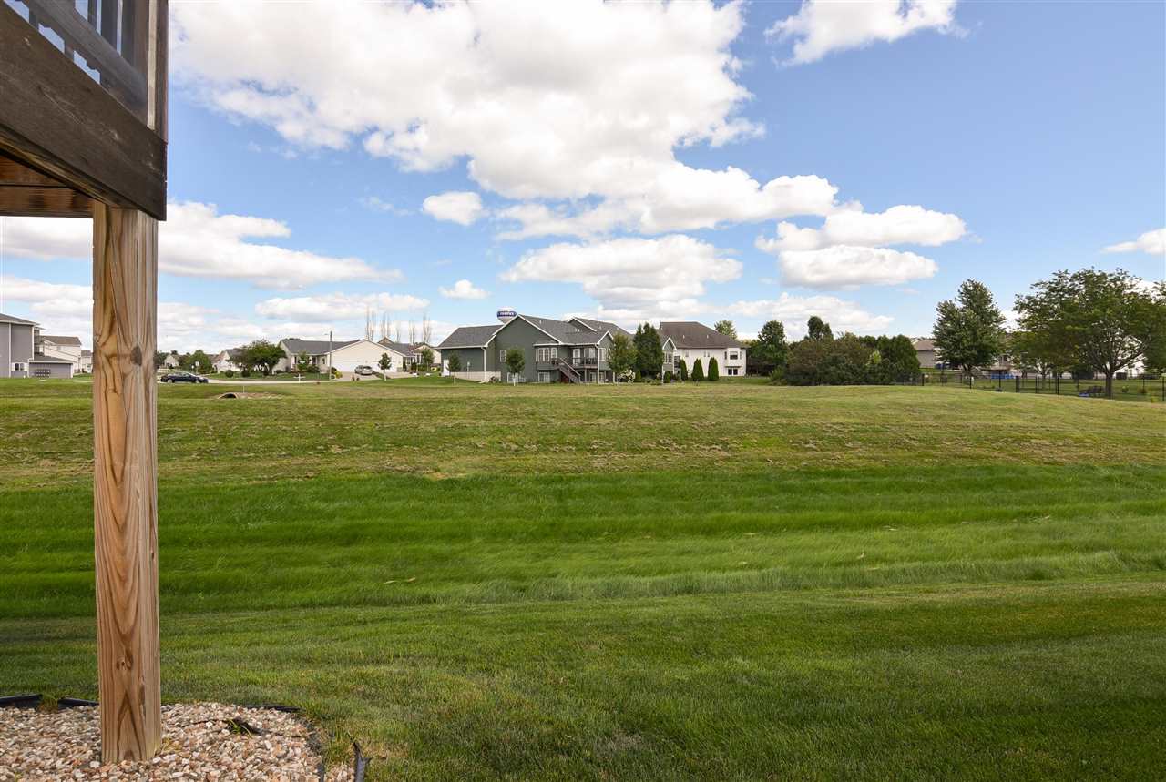 434 Ridge View Court Fairfax, IA 52228 - Photo 4 of 39 Gallery Image 4