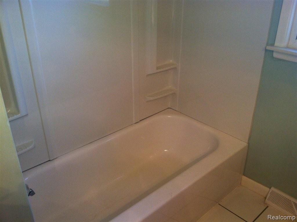4060 Cole Road Fort Gratiot, MI 48059 - Photo 10 of 24 IMG_2531.JPG