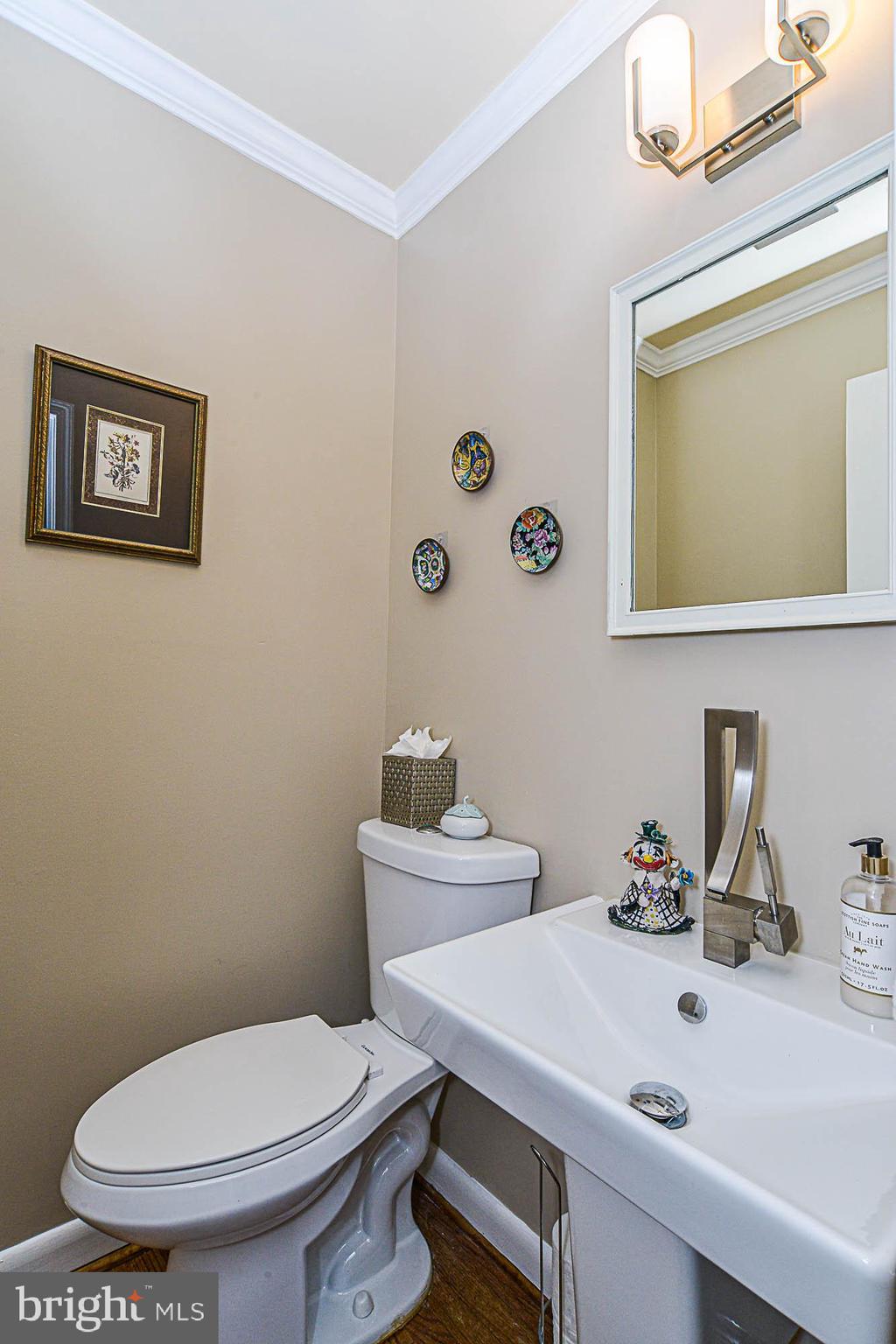 8228 Smithfield Avenue Springfield, VA 22152 - Photo 15 of 42