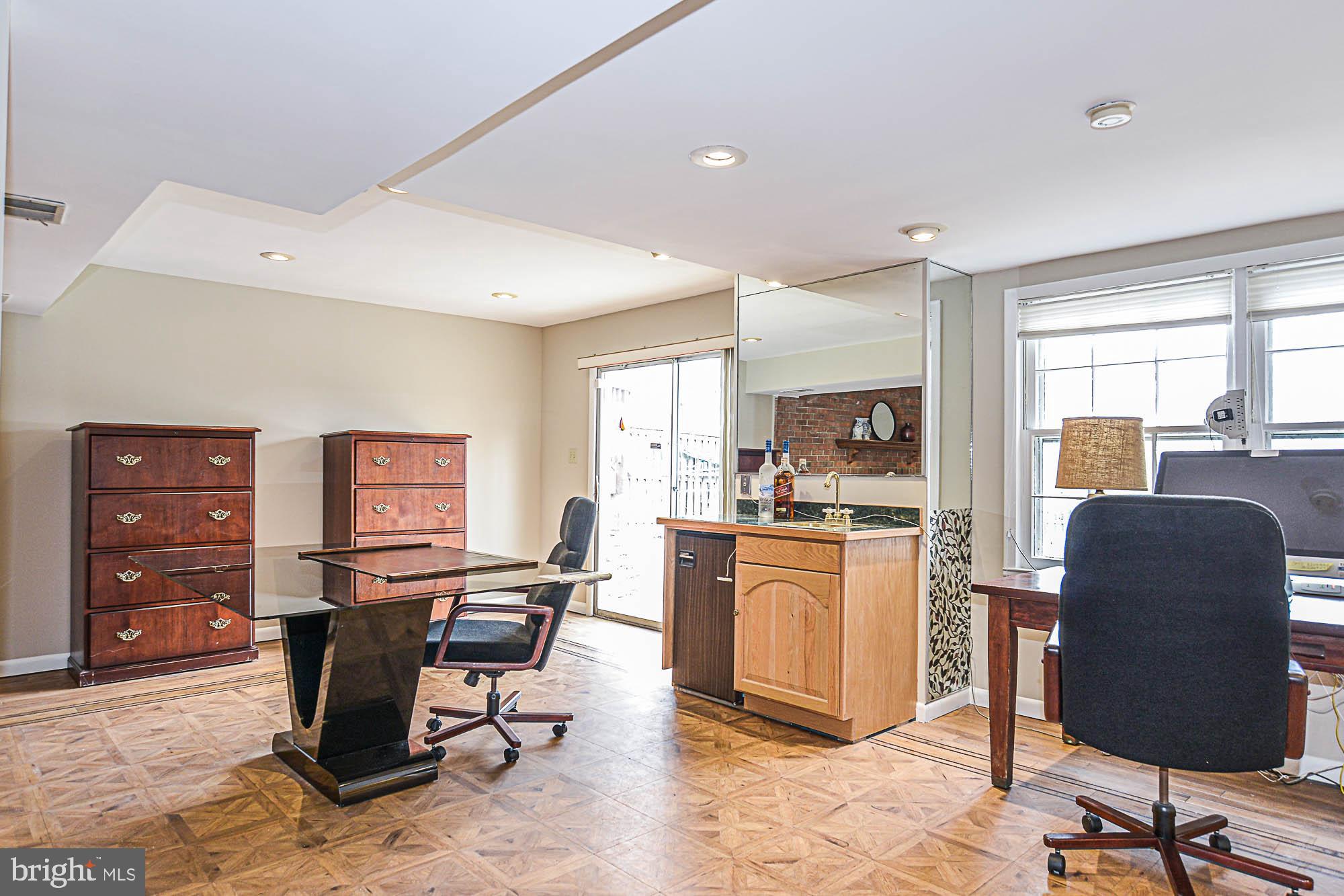 8228 Smithfield Avenue Springfield, VA 22152 - Photo 34 of 42