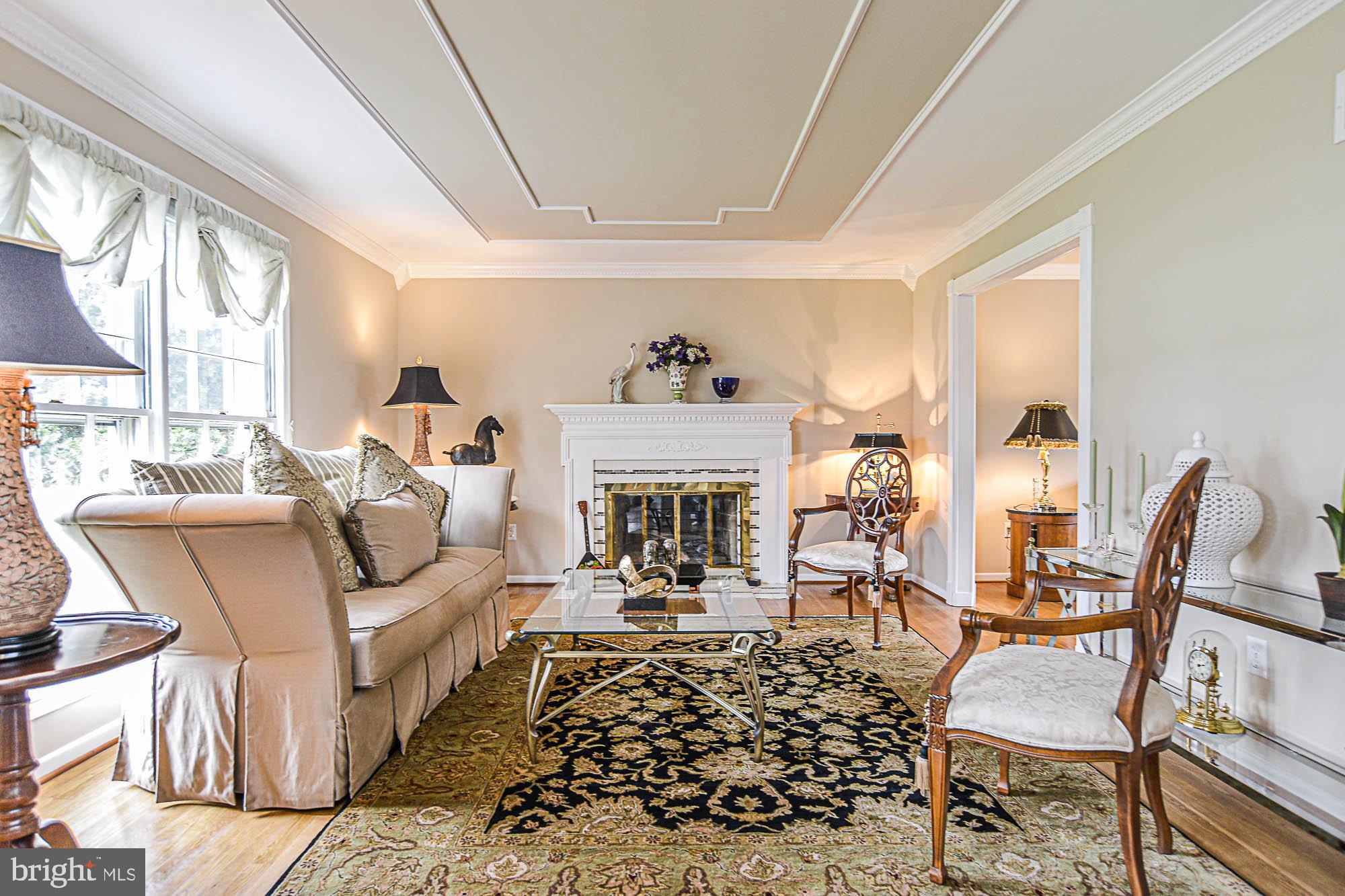 8228 Smithfield Avenue Springfield, VA 22152 - Photo 6 of 42