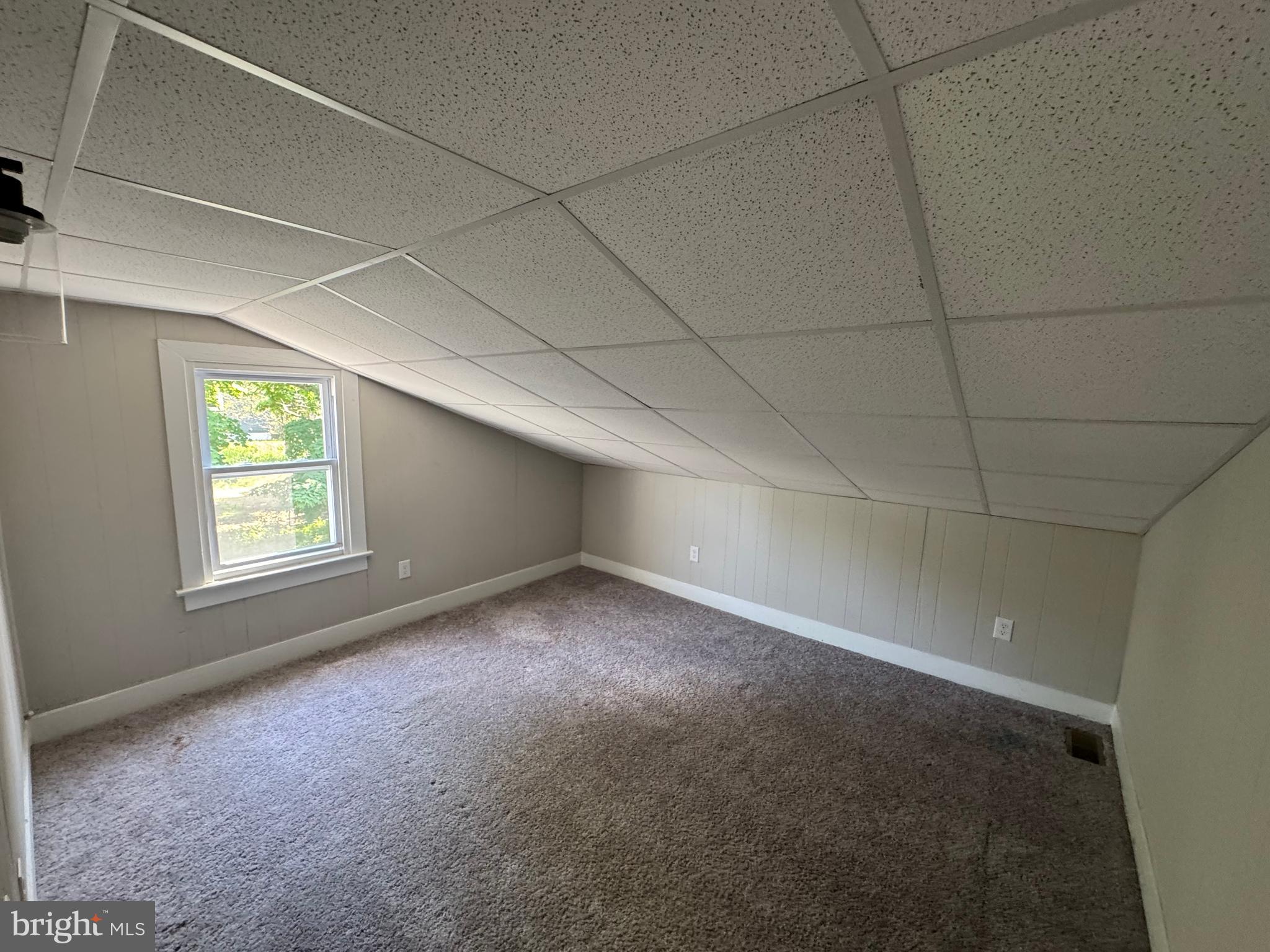 395 Tansboro Road Berlin, NJ 08009 - Photo 26 of 47 an empty room with windows