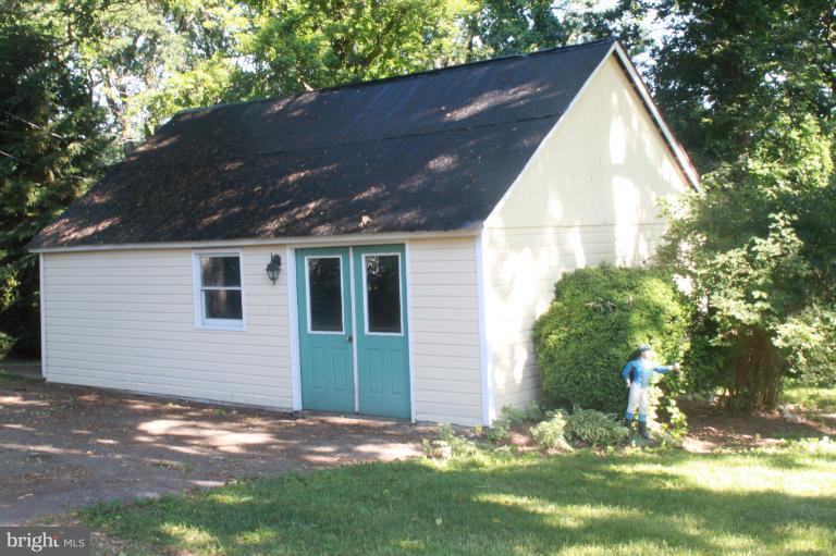 6948 North Clifton Road Frederick, MD 21702 - Photo 16 of 30 Workshop -Storage Shed