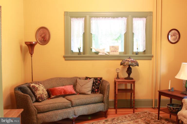6948 North Clifton Road Frederick, MD 21702 - Photo 24 of 30 Parlor
