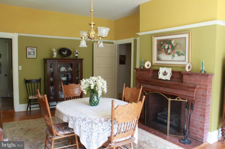 6948 North Clifton Road Frederick, MD 21702 - Photo 25 of 30 Elegant Dining Room
