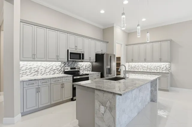 $635,000 | 11160 Southwest Lunata Way, Port St. Lucie, FL 34987