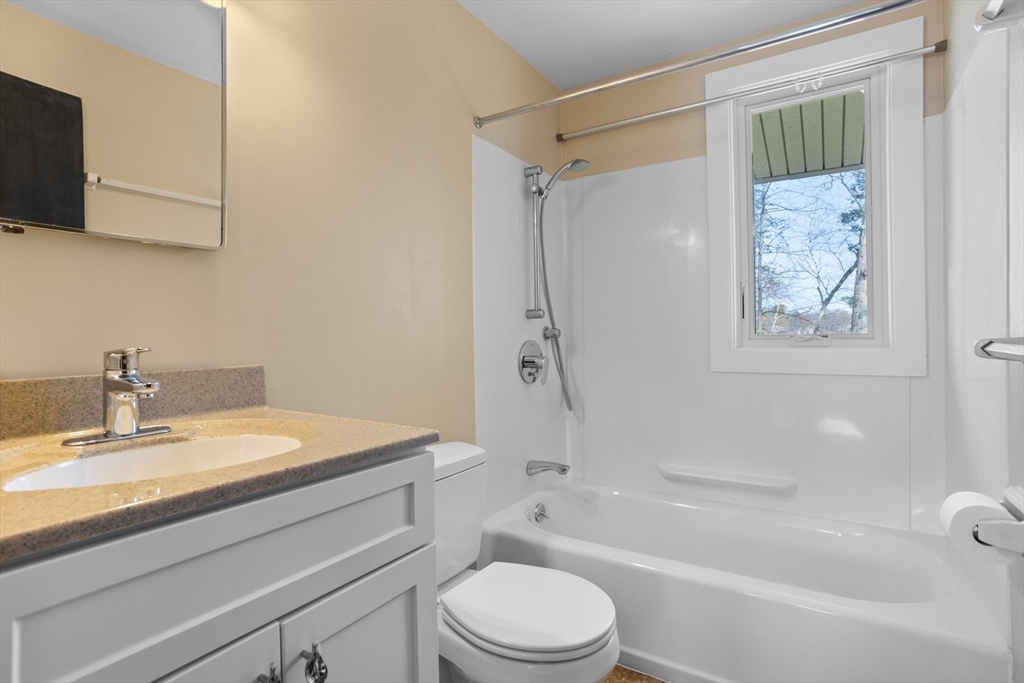 88 Lakeview Road Framingham, MA 01701 - Photo 22 of 32 Gallery Image 22