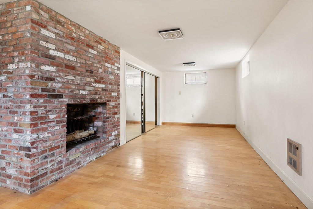 88 Lakeview Road Framingham, MA 01701 - Photo 28 of 32 Gallery Image 28