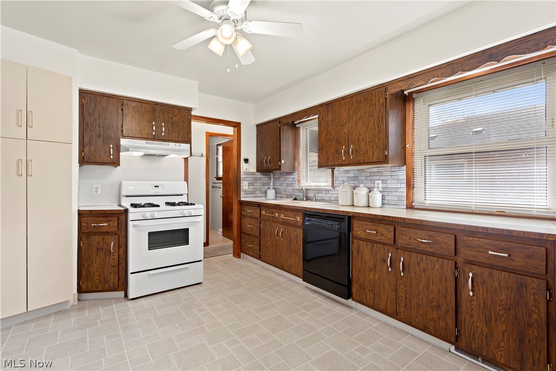 4134 Rabbit Run Drive Brooklyn, OH 44144 - Photo 3 of 13