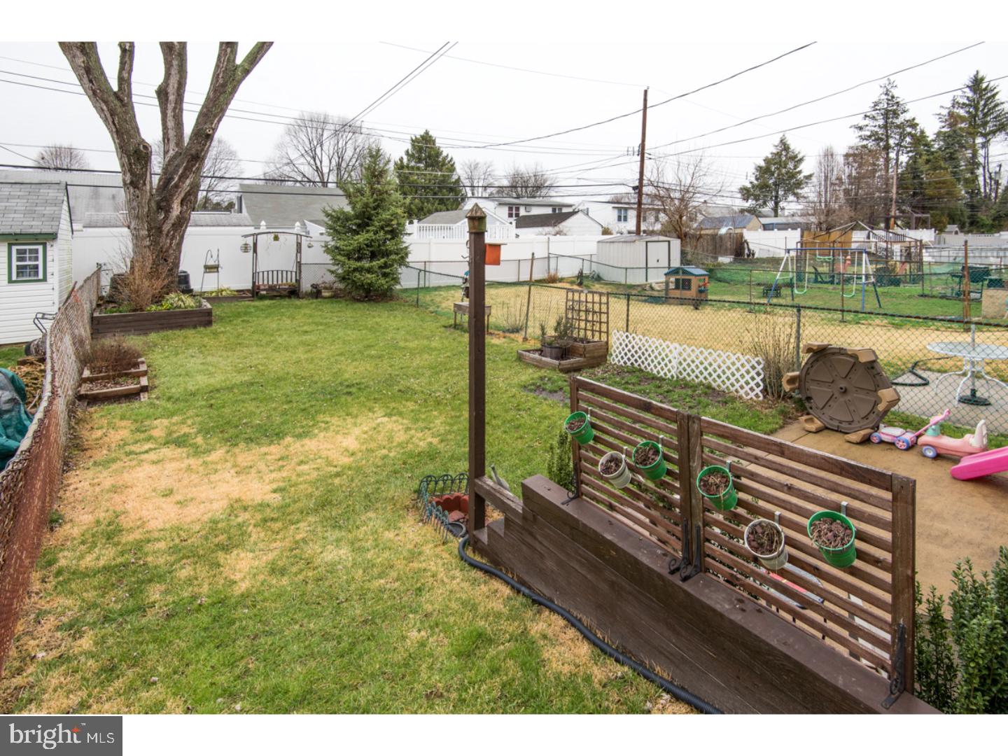 15044 Carter Road Philadelphia, PA 19116 - Photo 22 of 23 Back Yard