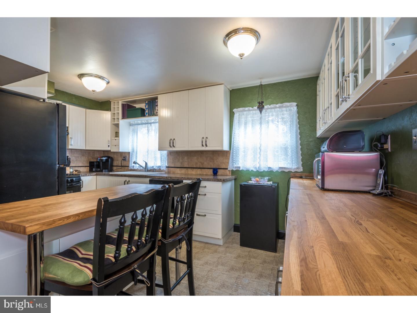 15044 Carter Road Philadelphia, PA 19116 - Photo 10 of 23 Kitchen