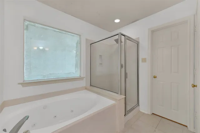 $2,200 | 166 Burgandy Vine Court, The Woodlands, TX 77384