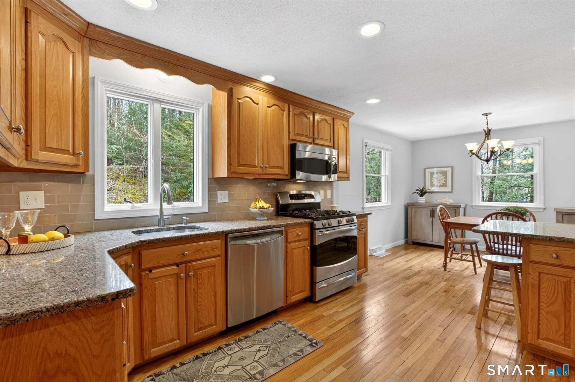 64 Pine Glen Road Simsbury, CT 06089 - Photo 11 of 35