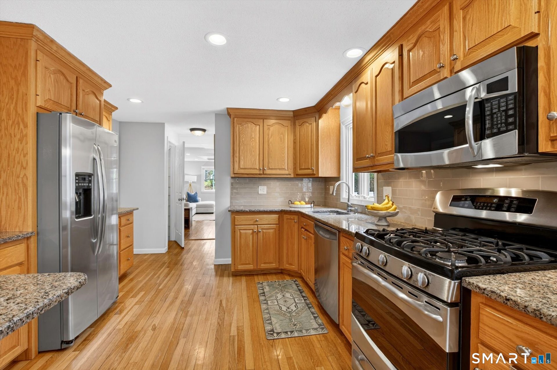 64 Pine Glen Road Simsbury, CT 06089 - Photo 13 of 35