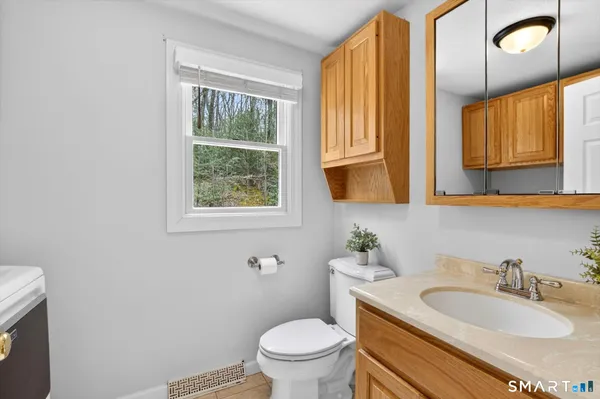 $589,900 | 64 Pine Glen Road, Simsbury, CT 06089