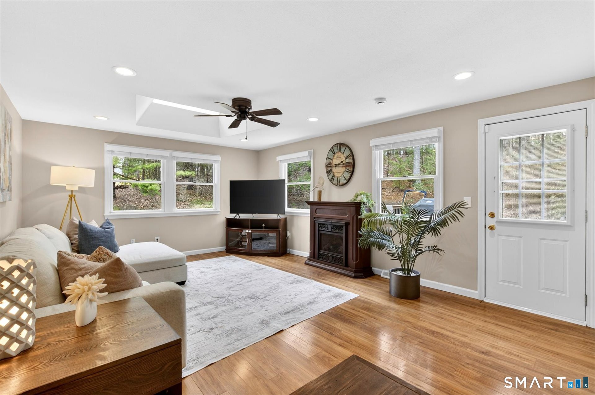 64 Pine Glen Road Simsbury, CT 06089 - Photo 15 of 35