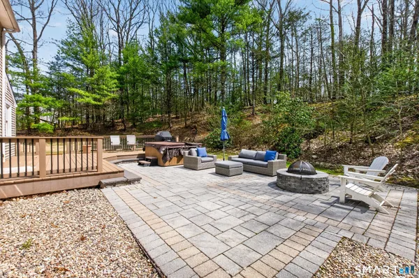 $589,900 | 64 Pine Glen Road, Simsbury, CT 06089