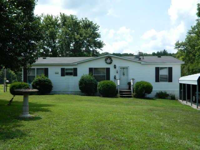 896 Hafner Road Charlotte, TN 37036 - Photo 5 of 20 Gallery Image 5