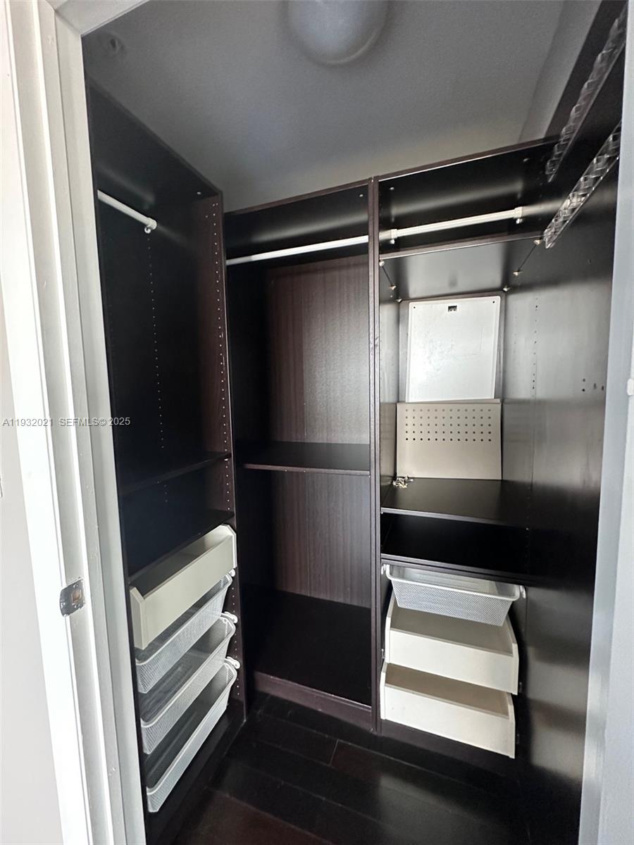 90 Southwest 3rd Street, Unit 2207 Miami, FL 33130 - Photo 12 of 17