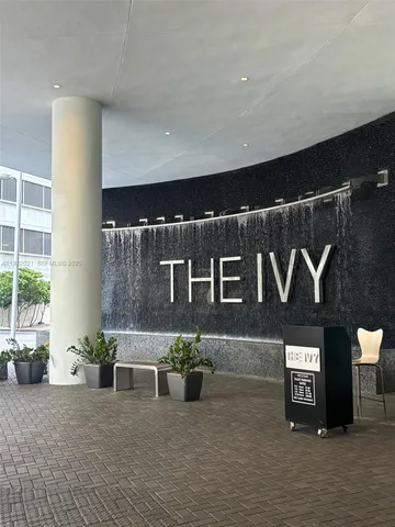 $2,900 | 90 Southwest 3rd Street, Unit 2207, Miami, FL 33130