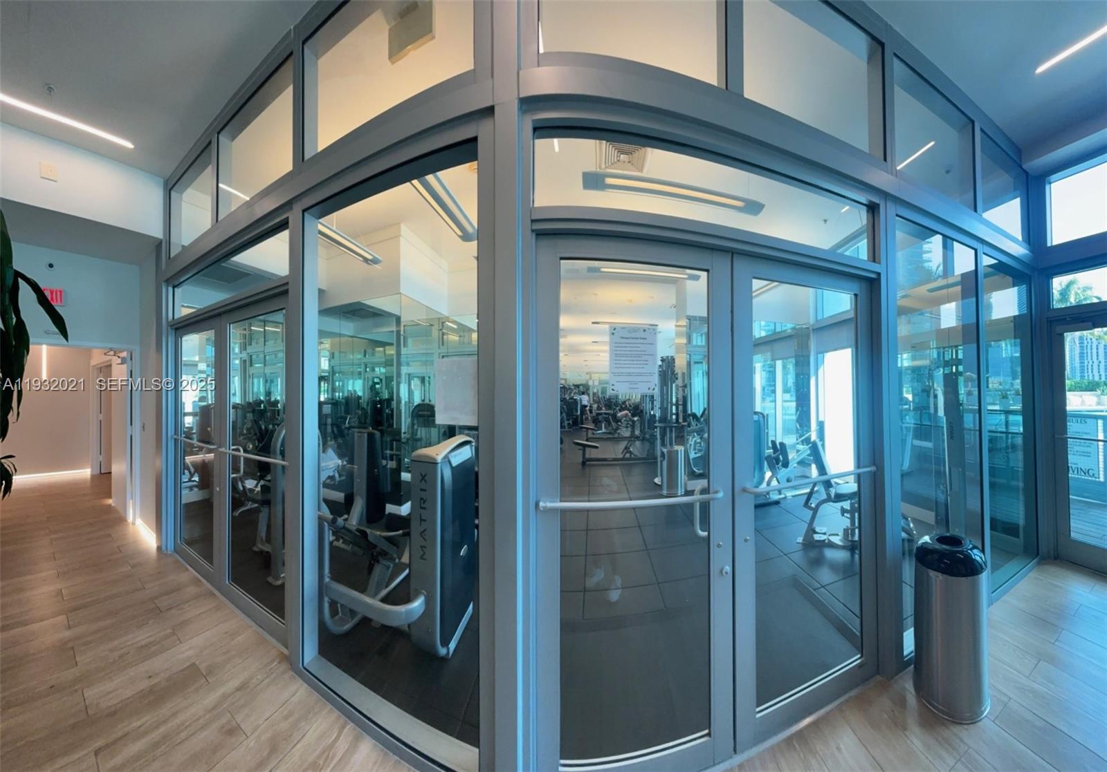 90 Southwest 3rd Street, Unit 2207 Miami, FL 33130 - Photo 4 of 17