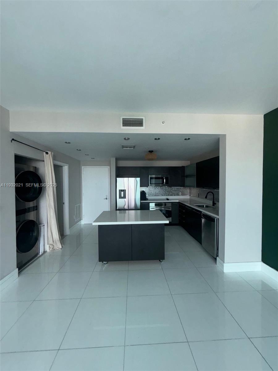 90 Southwest 3rd Street, Unit 2207 Miami, FL 33130 - Photo 9 of 17