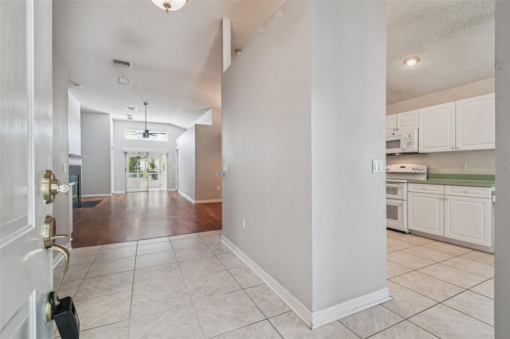 1747 Orchard Grove Avenue New Port Richey, FL 34655 - Photo 7 of 76