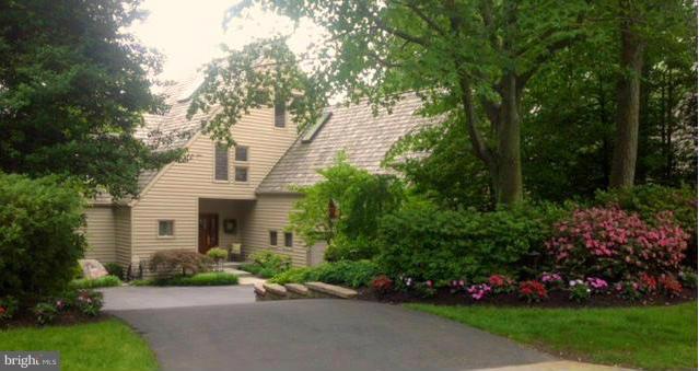 11571 Lake Newport Road Reston, VA 20194 - Photo 2 of 30 Exterior (Front)