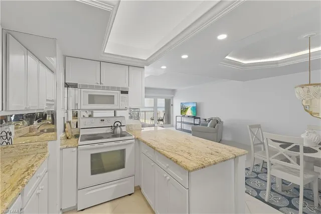 $15,995 | 3443 Gulf Shore Boulevard North, Unit 503, Naples, FL 34103