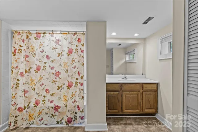 $410,000 | 3824 Matthews-Mint Hill Road, Matthews, NC 28105