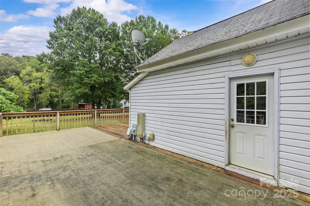 $410,000 | 3824 Matthews-Mint Hill Road, Matthews, NC 28105