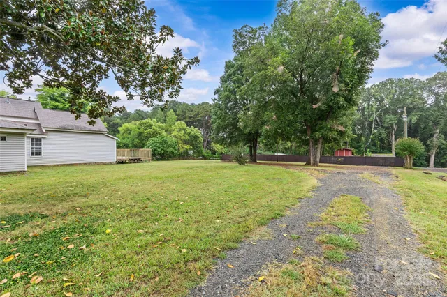 $410,000 | 3824 Matthews-Mint Hill Road, Matthews, NC 28105