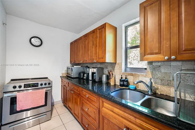 $4,250 | 243 Northwest 44th Street, Miami, FL 33127