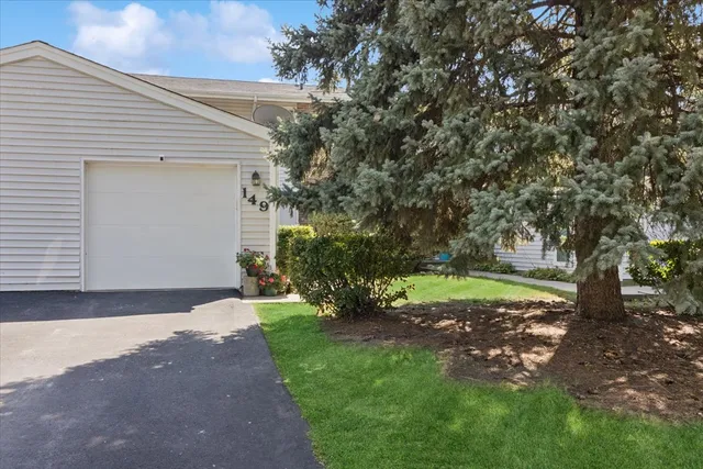 $255,000 | 149 Thomas Road, Bolingbrook, IL 60440