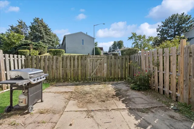 $255,000 | 149 Thomas Road, Bolingbrook, IL 60440