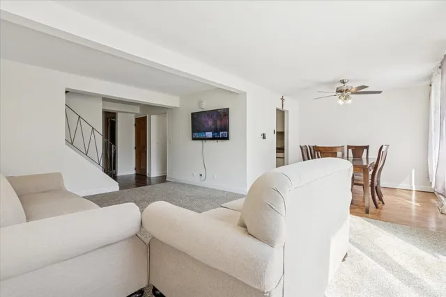 $255,000 | 149 Thomas Road, Bolingbrook, IL 60440