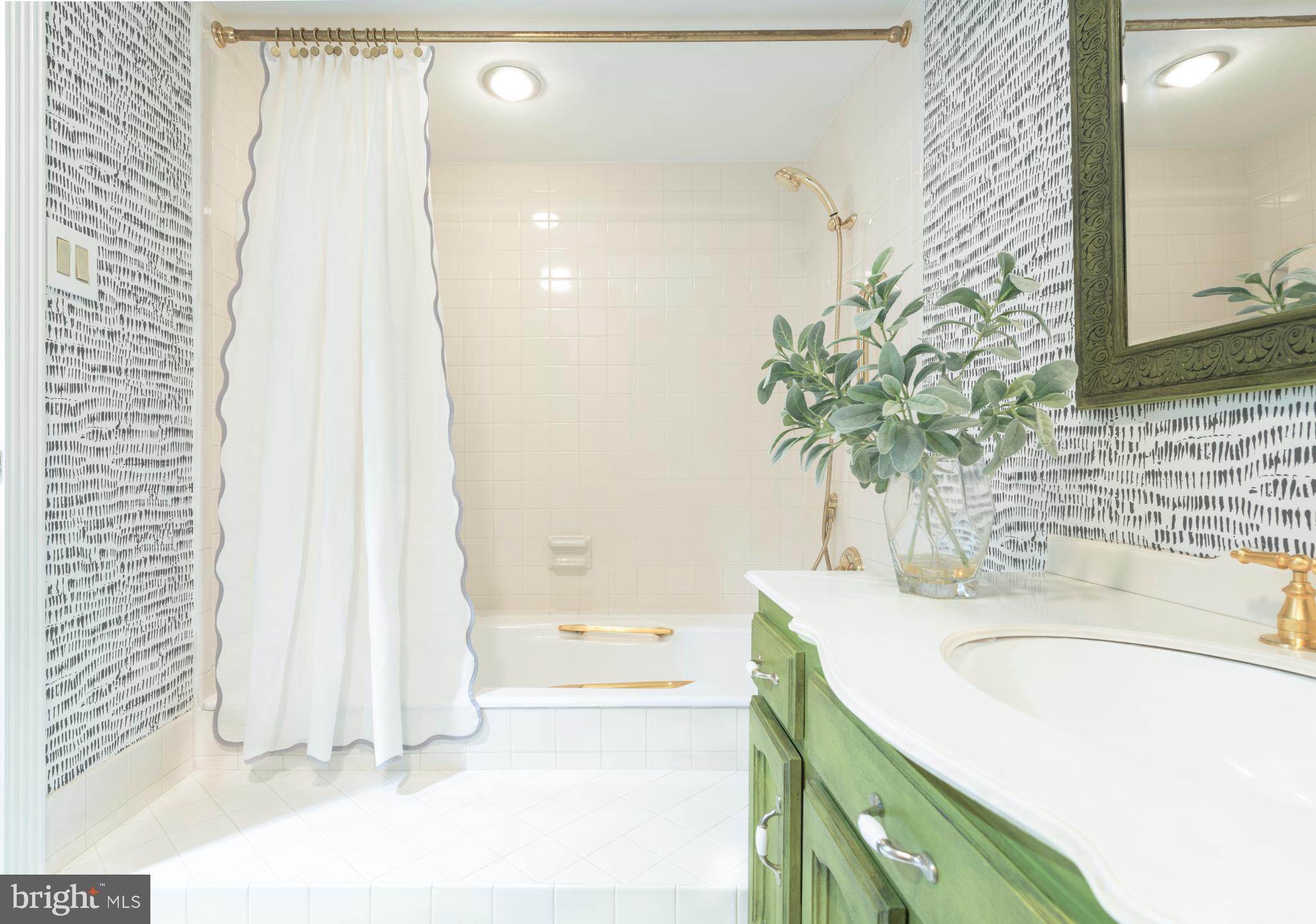 174 Centura Cherry Hill, Unit 174 Cherry Hill, NJ 08003 - Photo 16 of 27 Second Bathroom