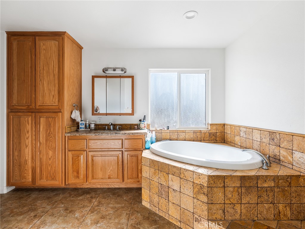 13850 Night Shade Road Apple Valley, CA 92307 - Photo 62 of 75