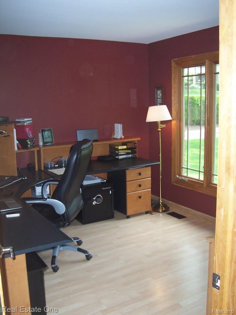 5735 Becker Drive Rochester, MI 48306 - Photo 12 of 39 005.jpg