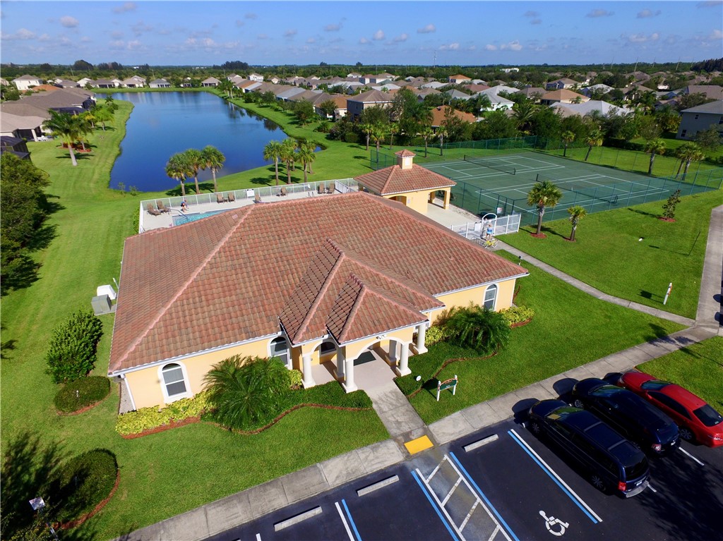 628 Tangelo Circle Southwest Vero Beach, FL 32968 - Photo 30 of 36 an aerial view of a house with a garden