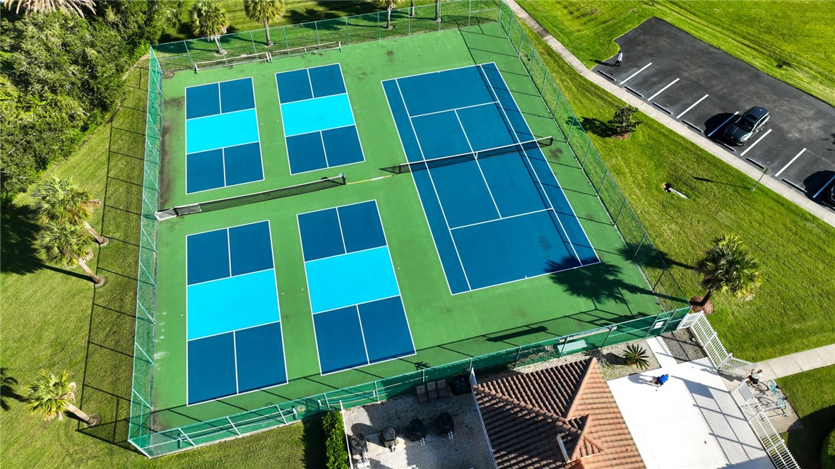 628 Tangelo Circle Southwest Vero Beach, FL 32968 - Photo 34 of 36 a view of outdoor space and balcony