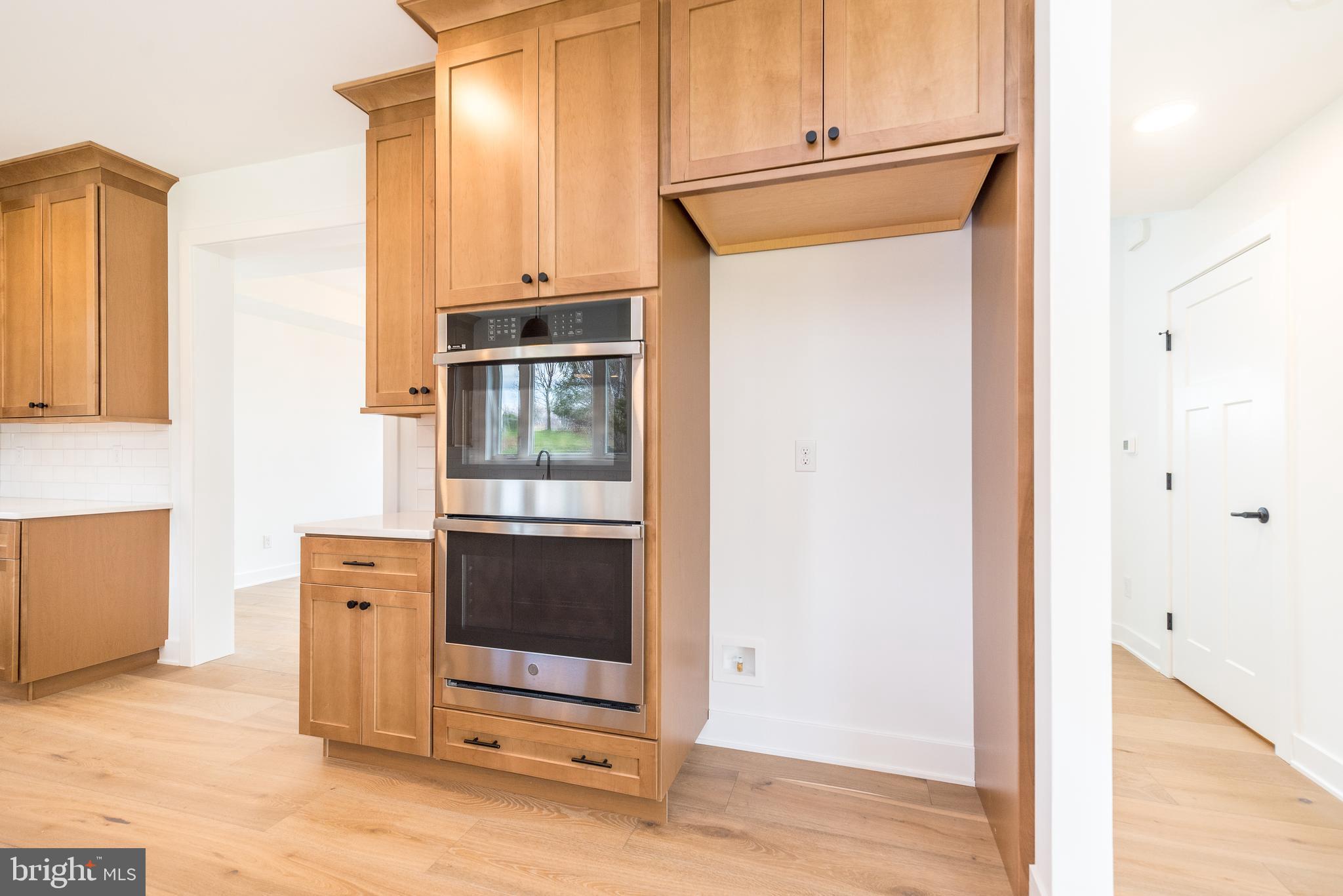 209 Old State Road Royersford, PA 19468 - Photo 26 of 83 Kitchen Double Oven