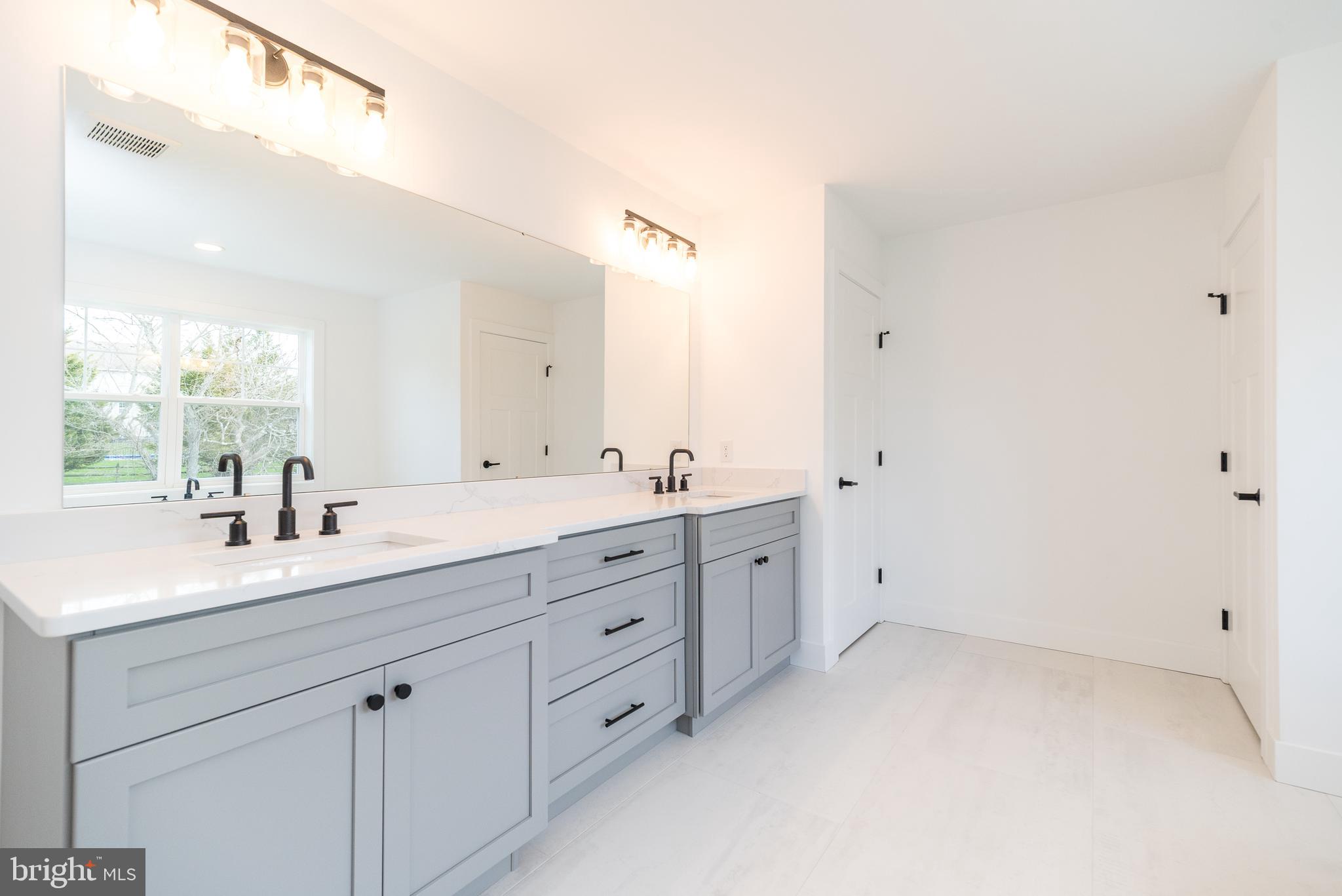 209 Old State Road Royersford, PA 19468 - Photo 50 of 83 Master Bath