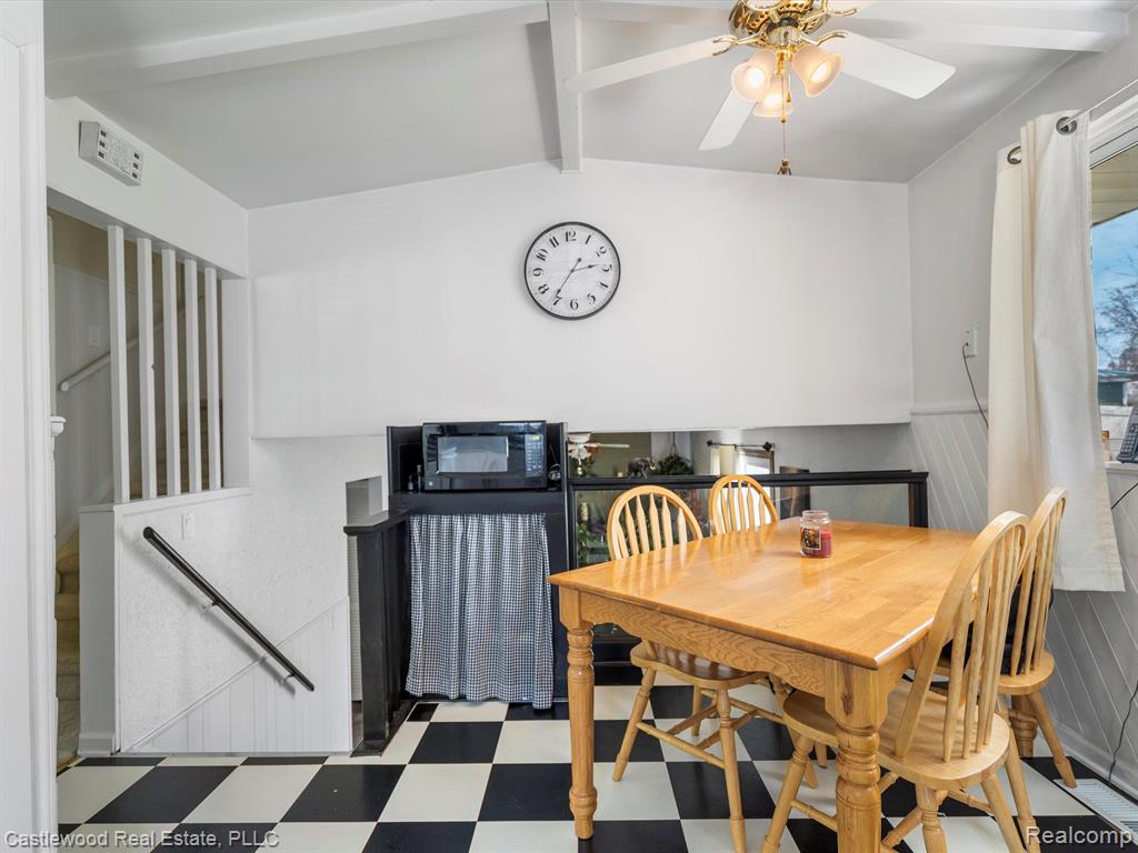 905 North Road Fenton, MI 48430 - Photo 8 of 23