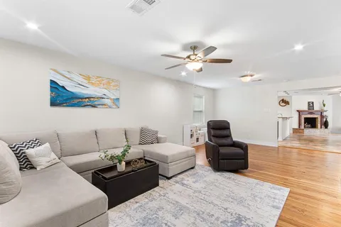 $549,000 | 2530 Springhill Drive, Dallas, TX 75228